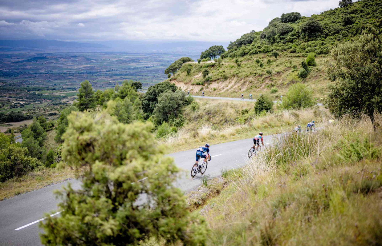 "Es difícil encontrar un tramo entre Valencia y Alicante donde no haya un equipo WorldTour"