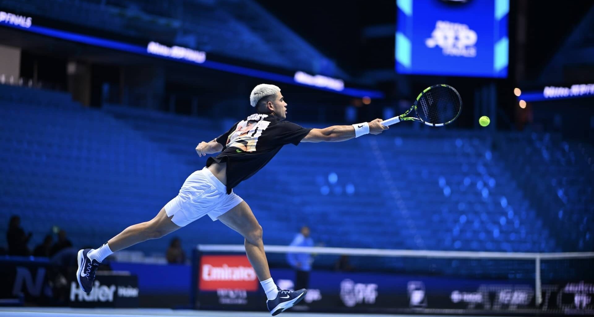 Carlos Alcaraz, durante un entrenamiento en Turín.