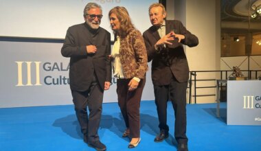 el aragonés Ángel Orensanz entrega a Jaume Plensa el premio SegurLike