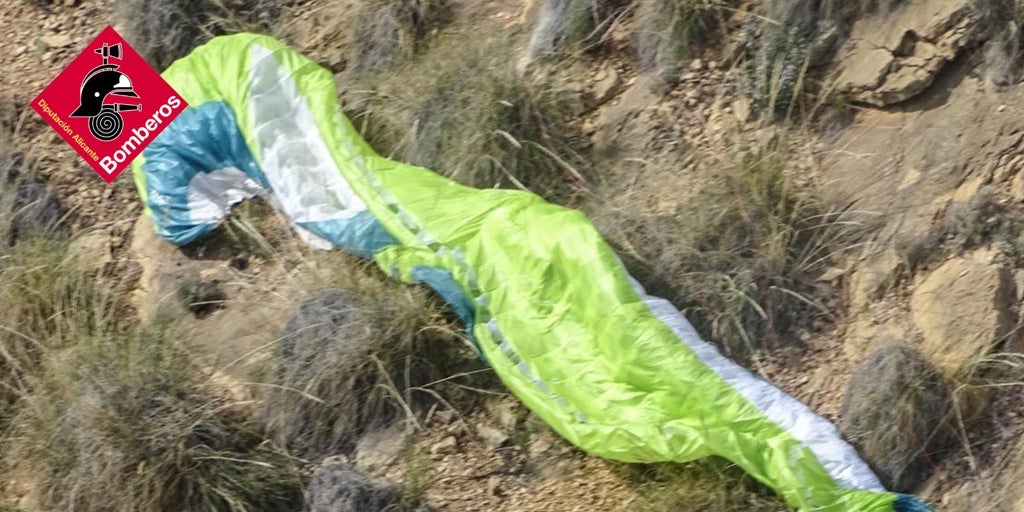 Muere un parapentista tras caer en la ladera de una montaña de Alicante