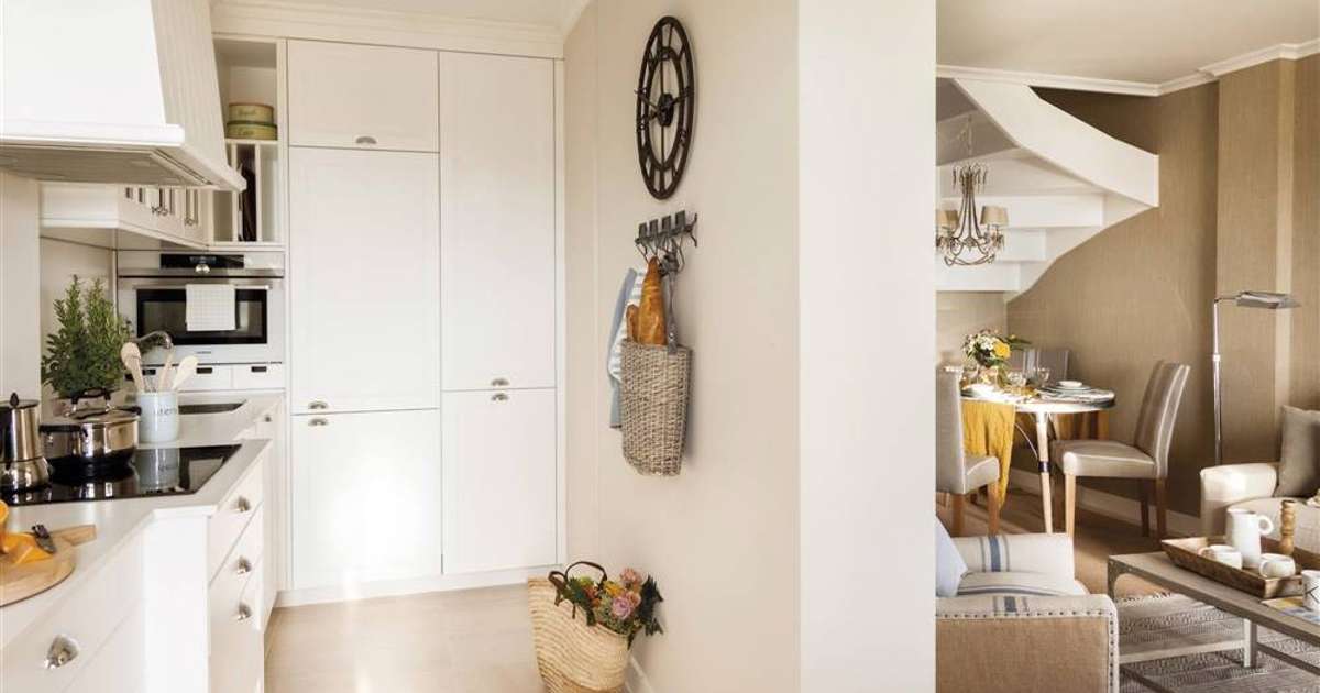 Una cocina mini (6 m2) abierta al salón que ha ganado en luz y funcionalidad