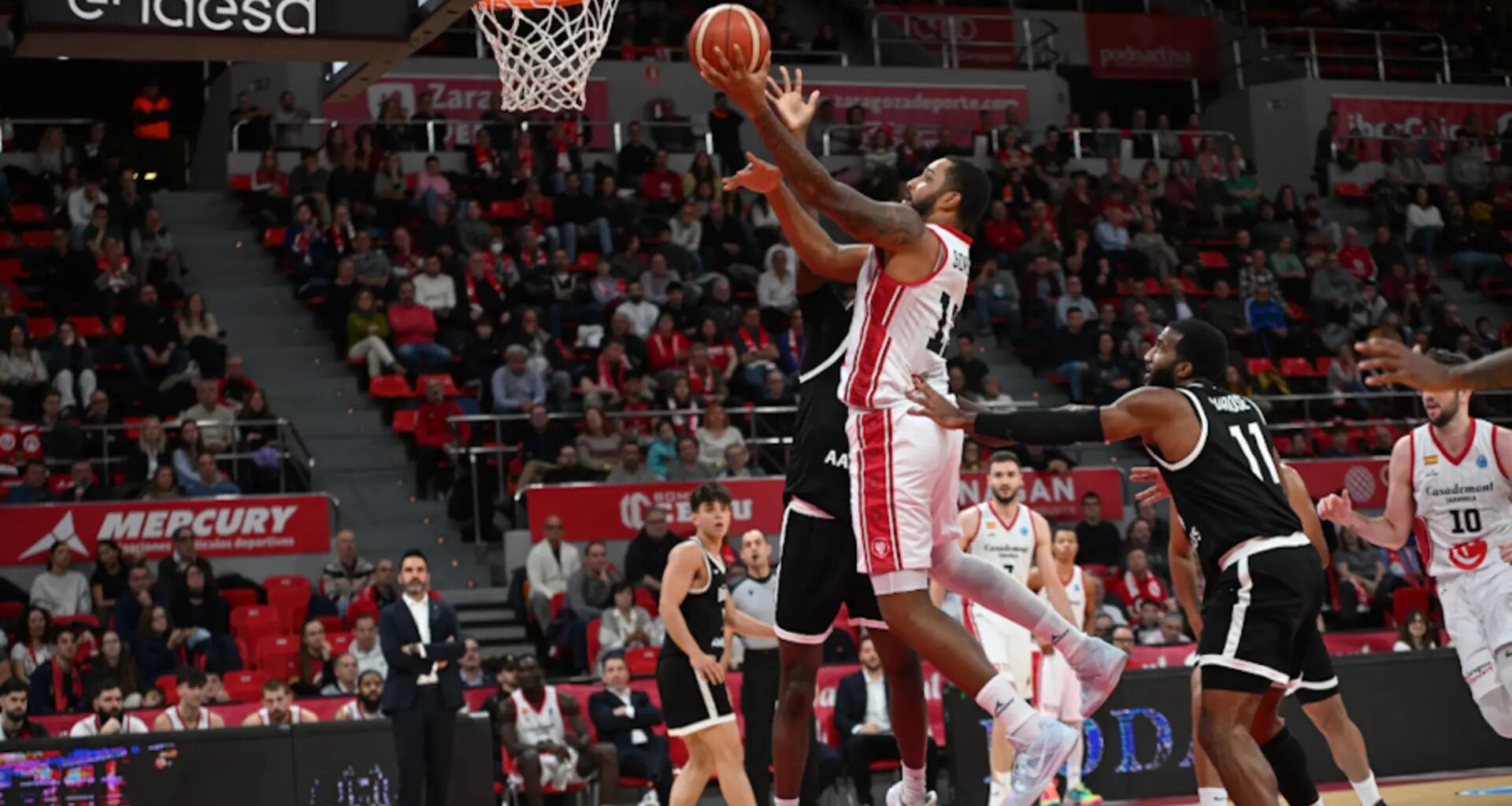 Erik Stevenson se exhibe en el triunfo del Casademont Zaragoza ante el Bakken Bears
