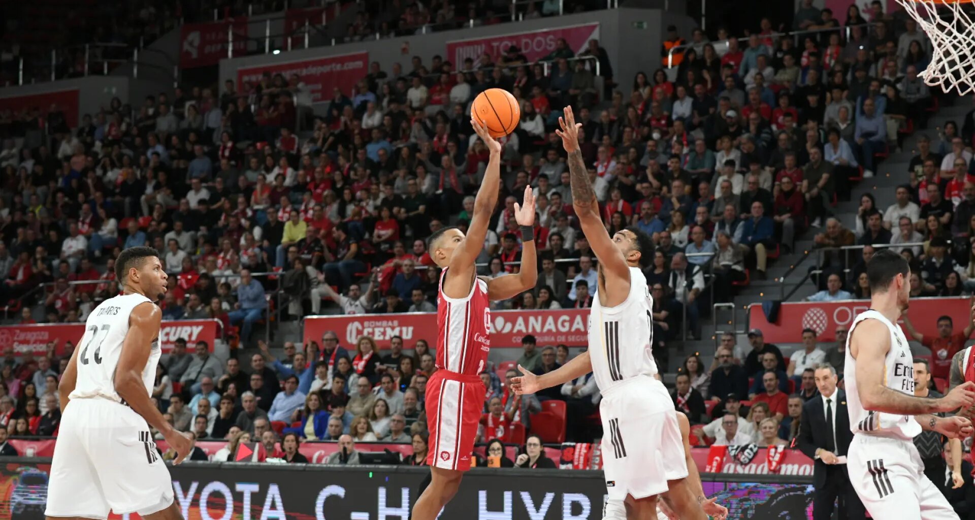 El Casademont Zaragoza cede en la recta final ante el Real Madrid