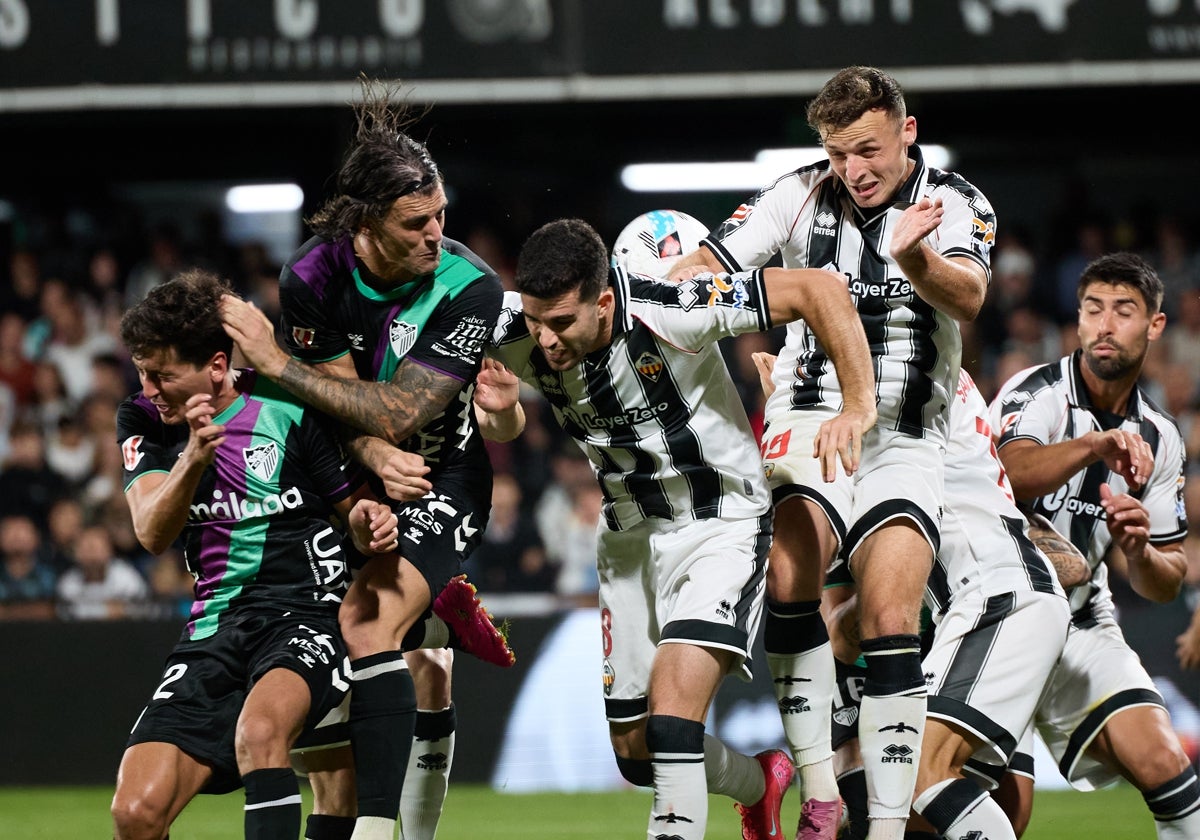 Triple maldición en Castalia