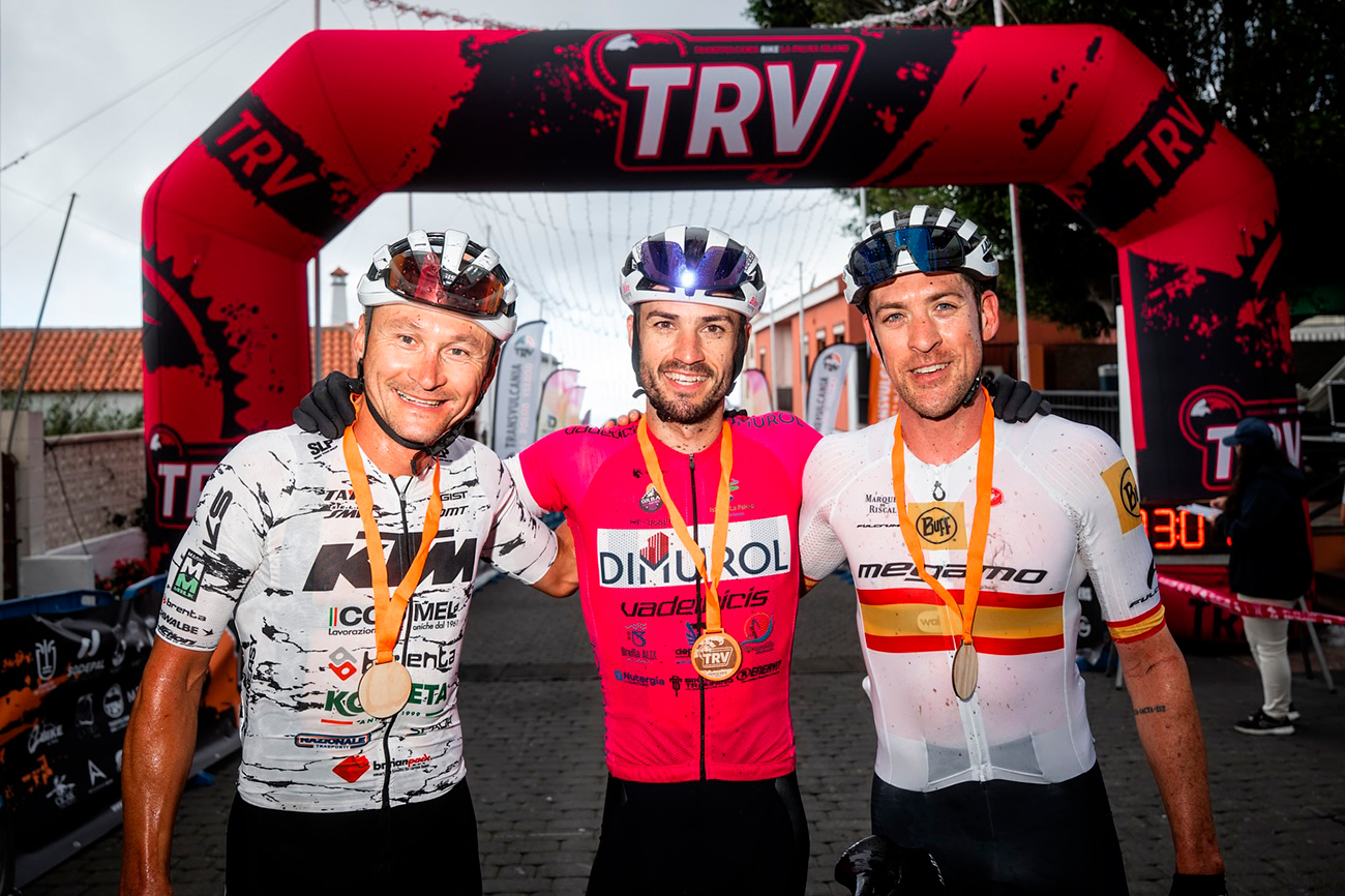 Pedro Rodríguez se lleva la etapa final y confirma su triunfo absoluto en la Transvulcania Bike 2025 - ESMTB.com