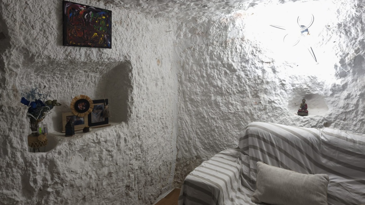 El hogar tallado en la roca en este pueblo de Albacete: el "lujo" de vivir en una casa cueva