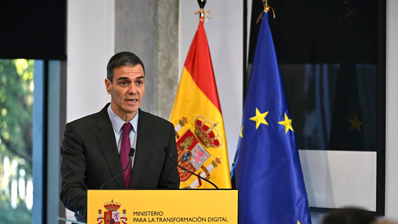 El Ayuntamiento de Albacete declara a Pedro Sánchez 'persona non grata'