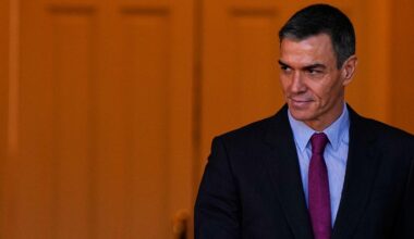 "Ponen a la venta la democracia"