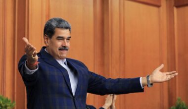Maduro dice que "no van a poder con Venezuela" y evita hablar sobre el Cártel de los Soles