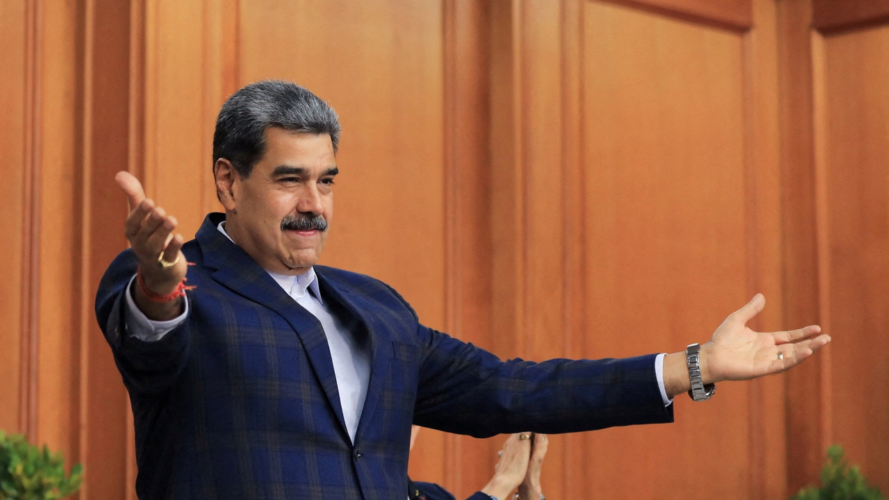 Maduro dice que "no van a poder con Venezuela" y evita hablar sobre el Cártel de los Soles