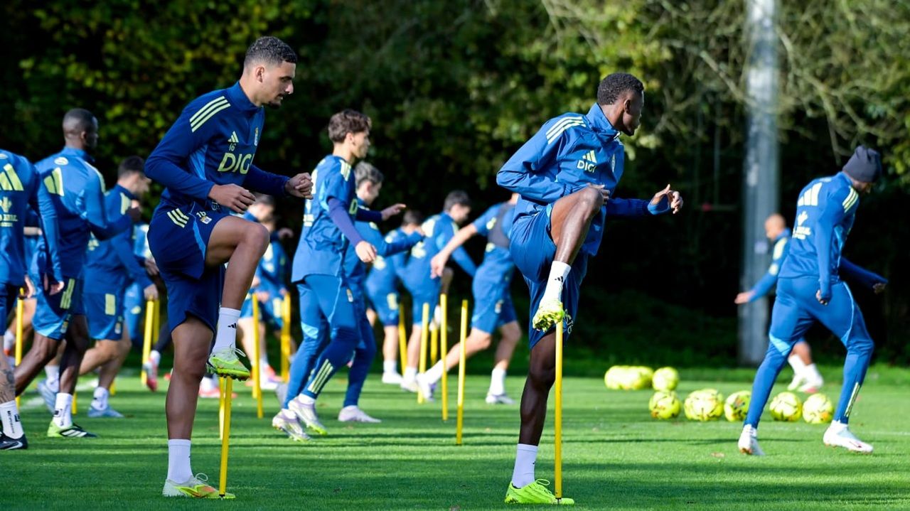 El Real Oviedo confirma la lesión de Javi López y Bailly vuelve a la dinámica grupal - La Voz de Asturias