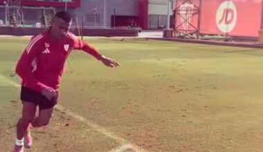 Alexis Sánchez, ejercitándose este domingo.