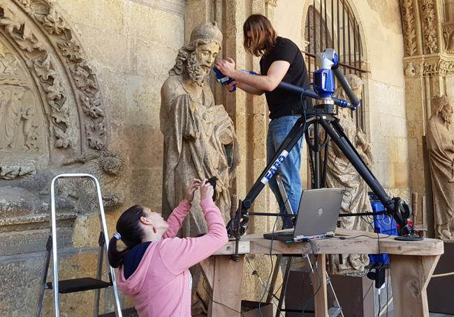 Trabajos para recoger los datos de la escultura.