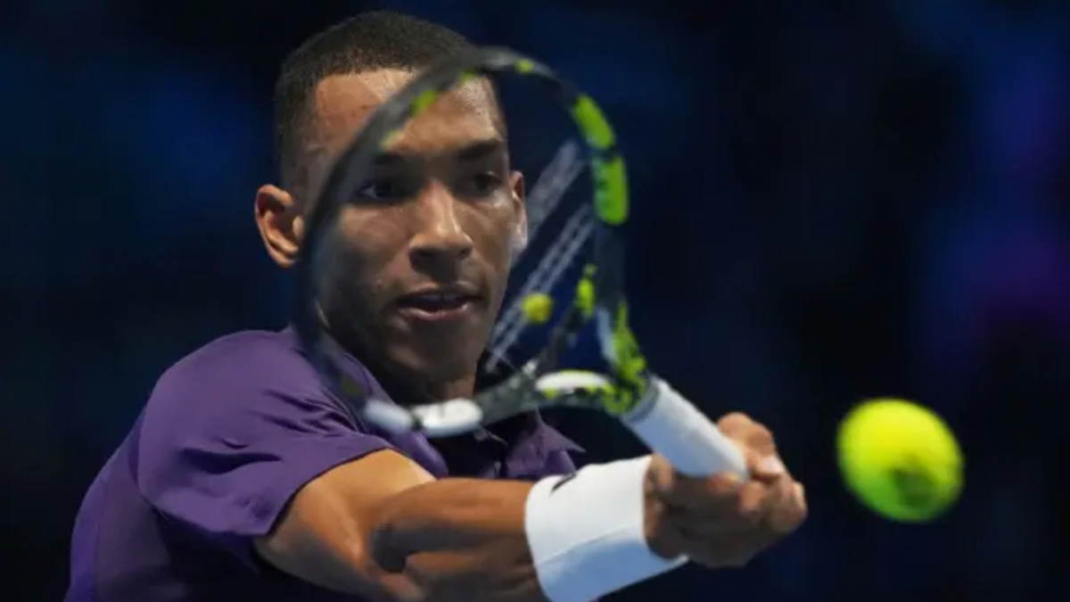 Aliassime estrena su casillero de victorias a costa del novato Shelton y es el mejor de la década bajo techo