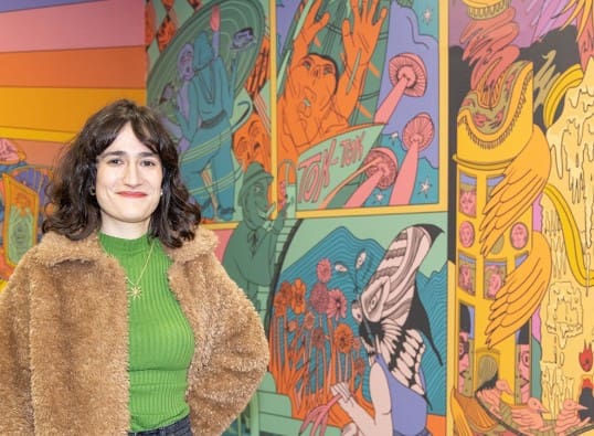 Raisa Álava lleva su mundo creativo lleno de color al Artium