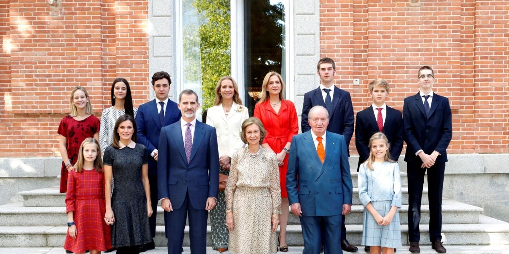 la Reina Sofía reúne a toda su familia en tiempos convulsos