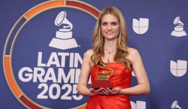La compostelana Isabel Dobarro tras recibir el Grammy:  «Pienso en mis padres y sus horas de coche para llevarme a clase de piano»