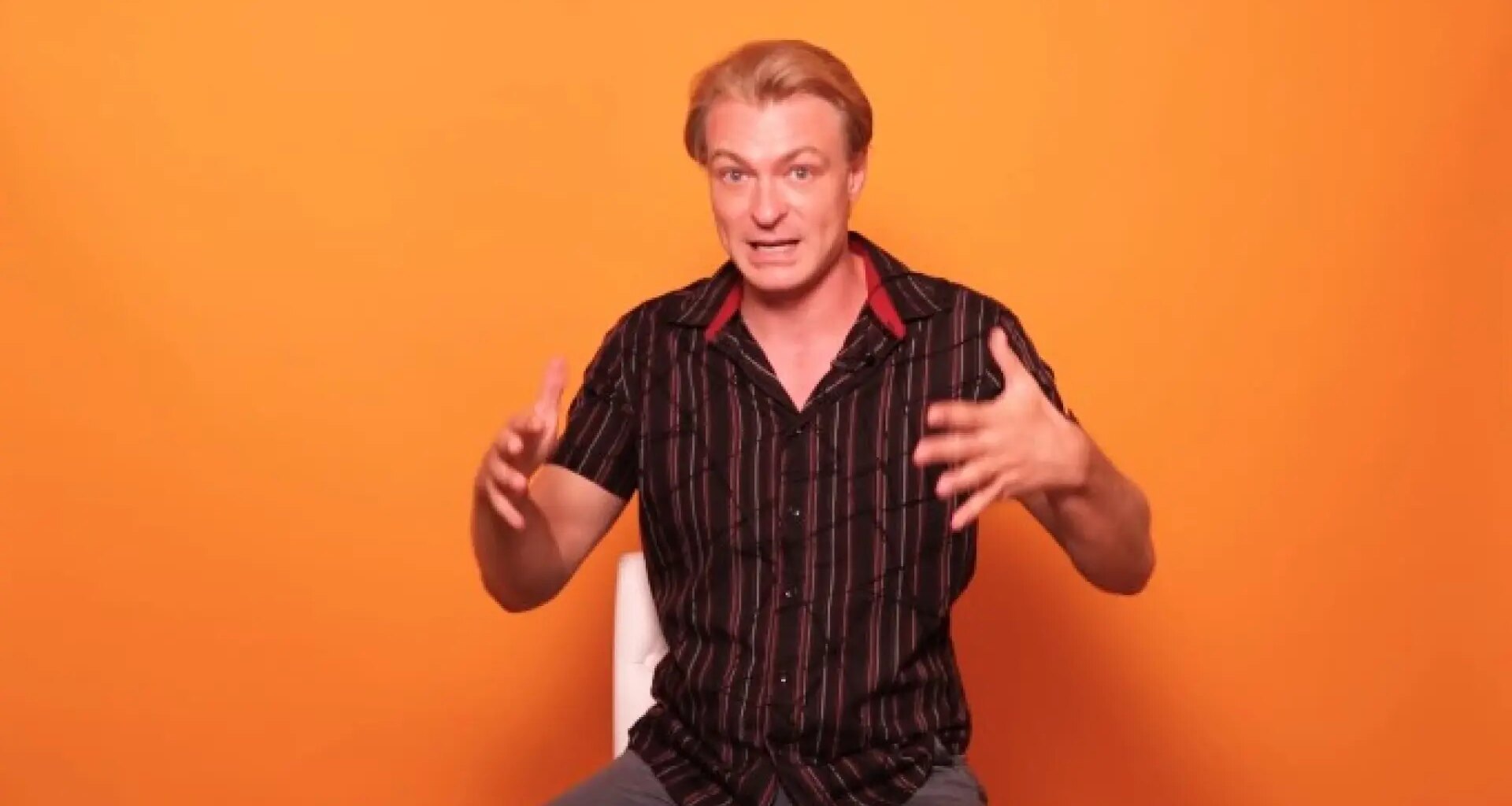 Richard Pena, la voz en 'off' de 'First Dates', explica qué es el 'síndrome del corazón congelado'