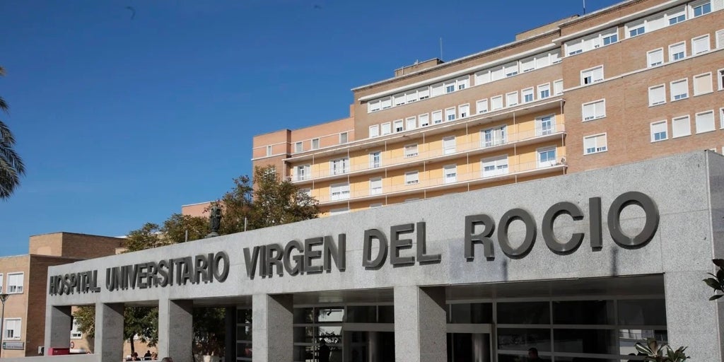 Dimite el jefe de Neurocirugía del Hospital Virgen del Rocío, epicentro de la crisis de los cribados de cáncer de mama