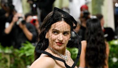 los fans enloquecen con 'Reliquia', el nuevo tema de Rosalía publicado antes de tiempo