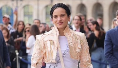 Alud de críticas a la escolanía de Montserrat por «cantar en castellano» en el álbum de Rosalía