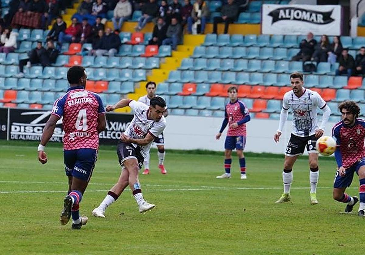 Salamanca UDS - Real Ávila, en directo: resultado online del partido de hoy en el Helmántico