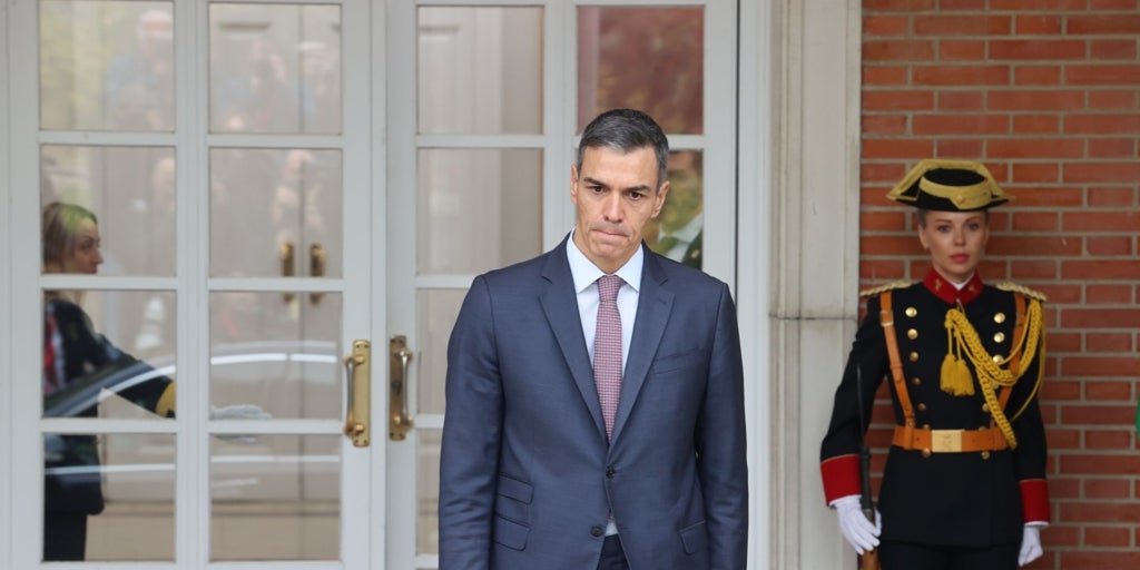 Sánchez se borra del acto presidido por el Rey en el Congreso por el aniversario de la Monarquía