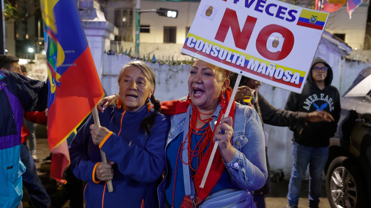 los ecuatorianos rechazan las 4 propuestas de Daniel Noboa