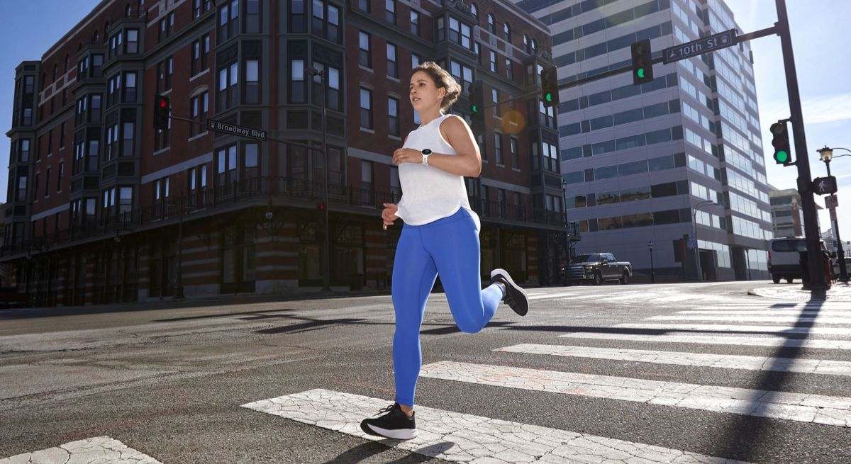 El Corte Inglés se adelanta al Black Friday con descuento en el smartwatch favorito de los runners