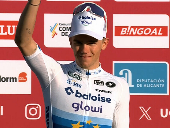 Thibau Nys arrasa en el barro del Koppenberg y se lleva el primer asalto del X2O Trofee