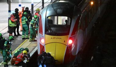 Varios heridos tras un apuñalamiento múltiple en un tren en Huntingdon (Reino Unido)
