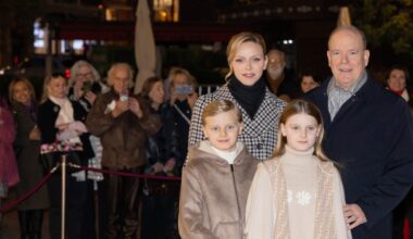 El sorprendente look de Gabriella de Mónaco con un poncho de Fendi de casi 1.000 euros a sus 10 años junto a sus padres Charlene y Alberto