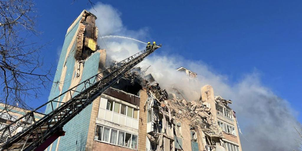 Estados Unidos trabaja con Rusia en un plan de paz de 28 puntos para el fin de la guerra en Ucrania