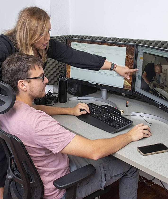 Imagen secundaria 2 - 1. Pablo, Gunnan y Carlos. | 2. Tanausú García, Irene Rodríguez y Carlos Santana | 3. Desirée Hernández y Lisandro Minahk.