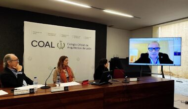 Arquitectos analizan en León la respuesta arquitectónica ante catástrofes naturales como la DANA o los incendios