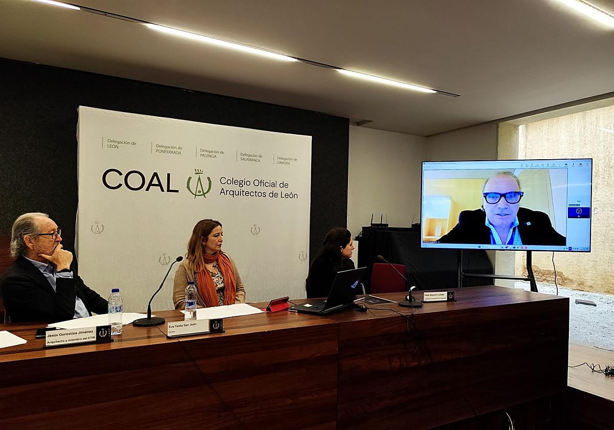 Arquitectos analizan en León la respuesta arquitectónica ante catástrofes naturales como la DANA o los incendios