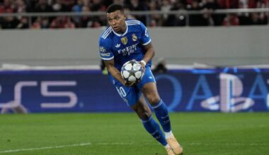 Mbappé factura triplete en siete minutos en el partido de Champions del Real Madri ante Olympiakos