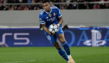 Mbappé factura triplete en siete minutos en el partido de Champions del Real Madri ante Olympiakos