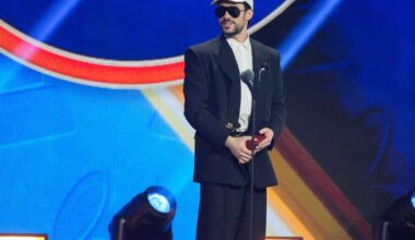 Bad Bunny gana el Latin Grammy al álbum del año por “DeBÍ TiRAR MáS FOToS”