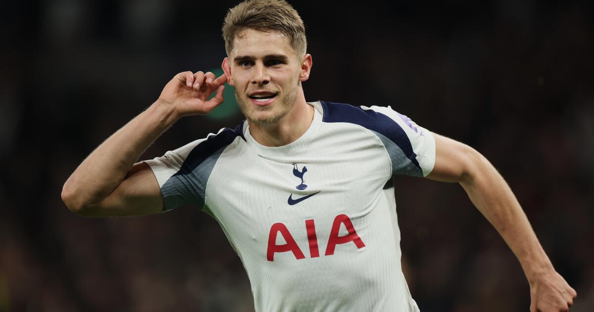 'Fue como Lionel Messi': Van de Ven recorre 90 metros para un golazo en la 'Champions'