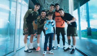 El Celta recibe a Pablo, el niño viral por su beso al escudo celeste frente a Lamine Yamal - La Voz de Galicia