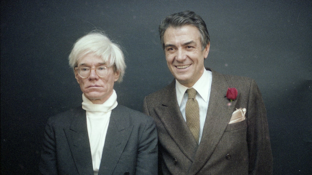 Warhol y Vijande, imaginarios compartidos entre pistolas, cuchillos y cruces