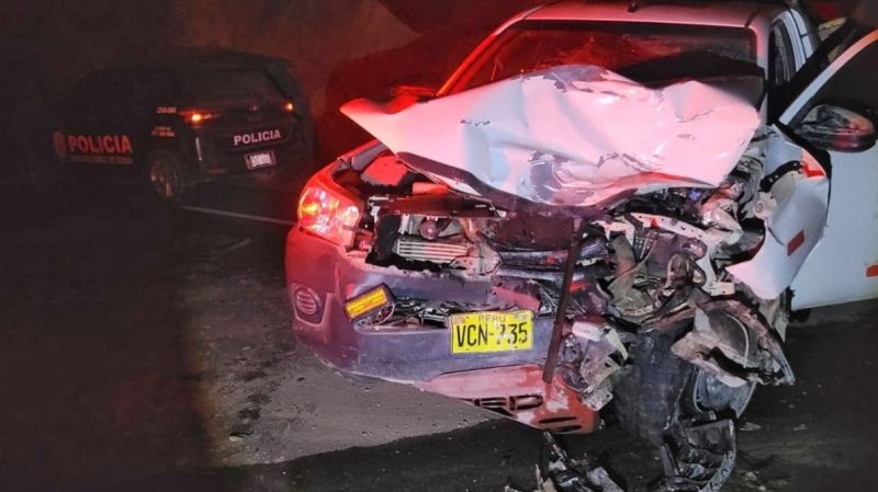 Más de 30 muertos y decenas de heridos por la caída de un autobús al vacío en Perú