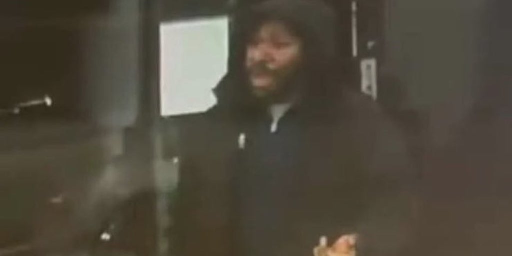 El detenido por el ataque al tren en Londres llevaba un día a la fuga por otros tres incidentes