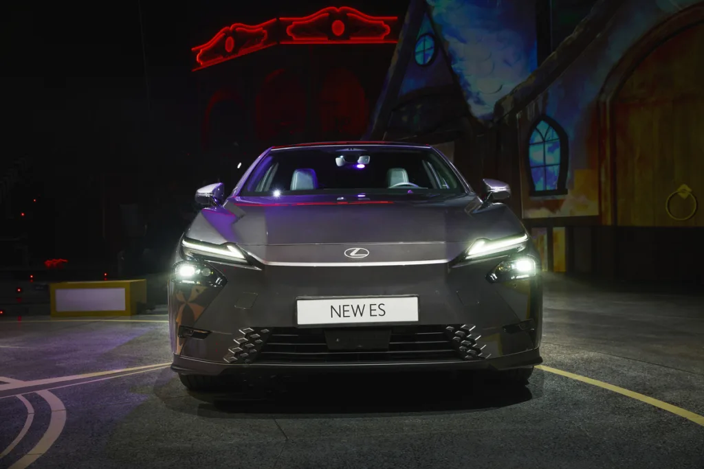 Lexus ES 500e