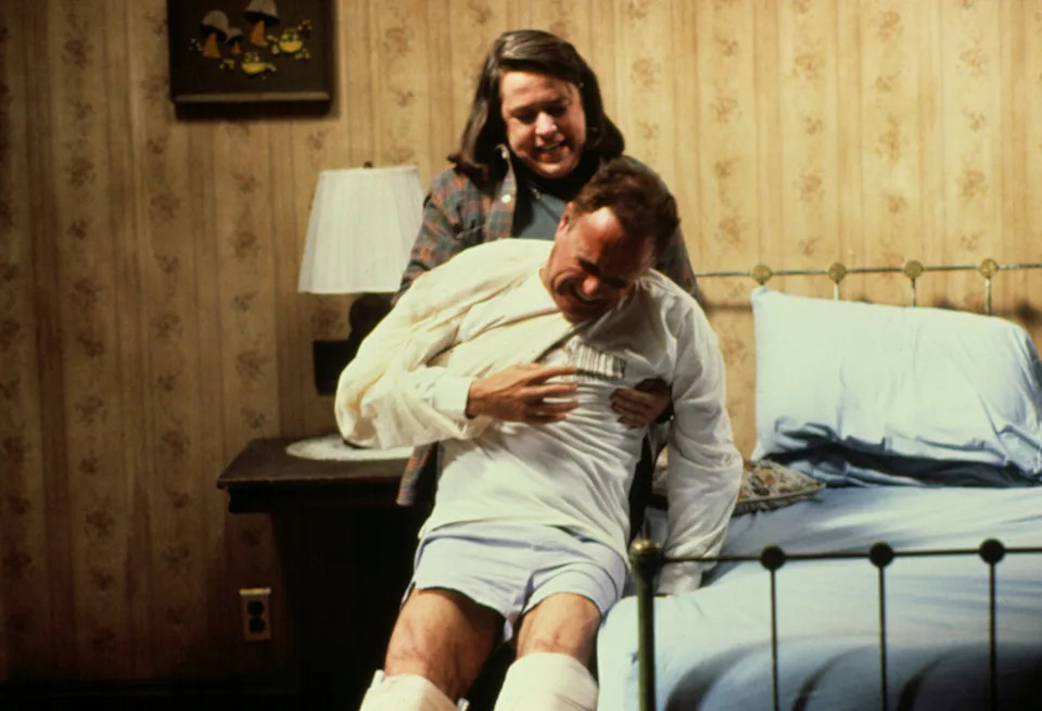 Kathy Bates y James Caan en 