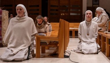 la comunidad de monjas contemplativas jóvenes que respalda el Papa León XIV