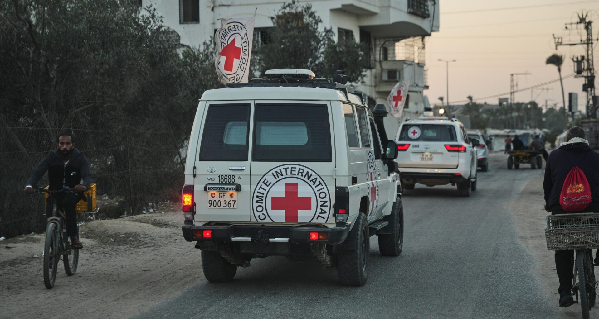 Israel recibe de Hamás restos mortales que pueden pertenecer a alguno de los dos rehenes que siguen Gaza