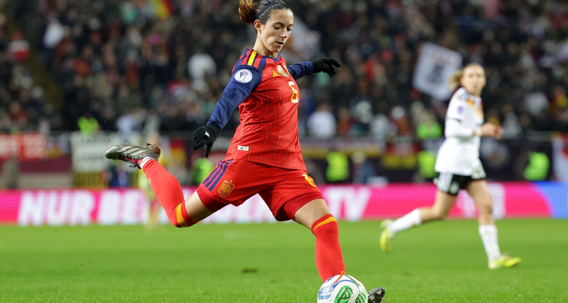 fractira de peroné y baja con España