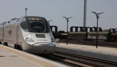 A las elecciones de Extremadura en tren, un servicio "inadaptado" al siglo XXI